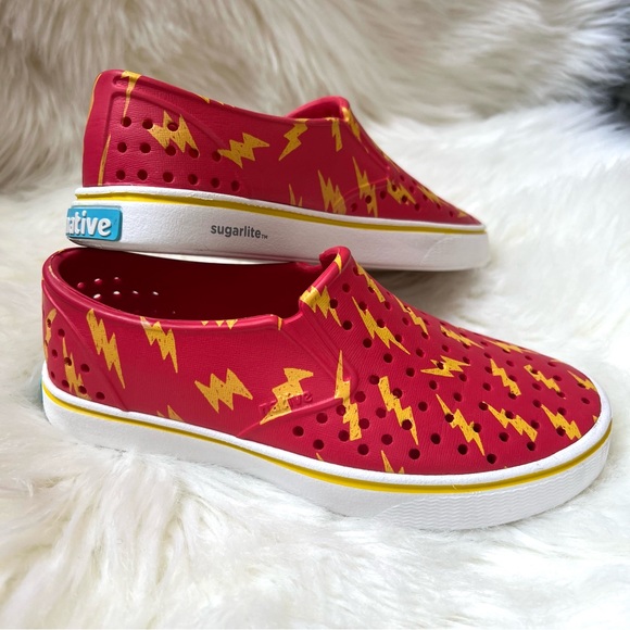 Native Kids Vibrant Red and Yellow Water Shoes - Picture 1 of 12